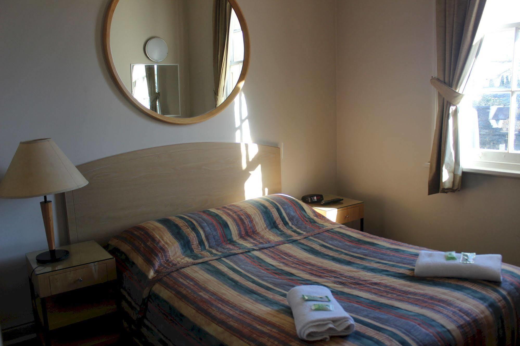 Gardners Inn Hotel Блекхийт Екстериор снимка