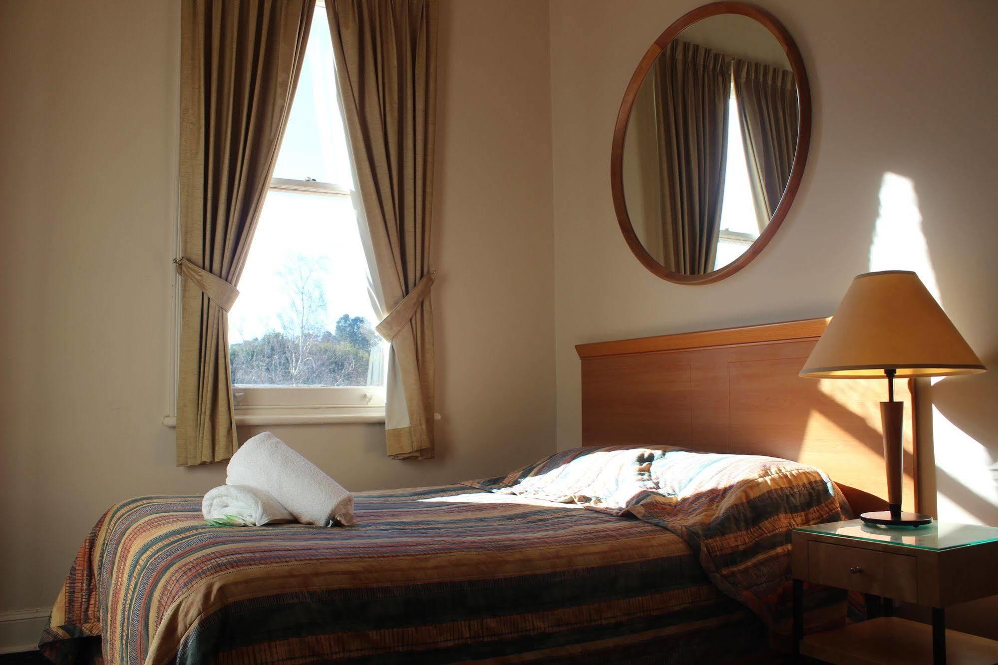 Gardners Inn Hotel Блекхийт Екстериор снимка