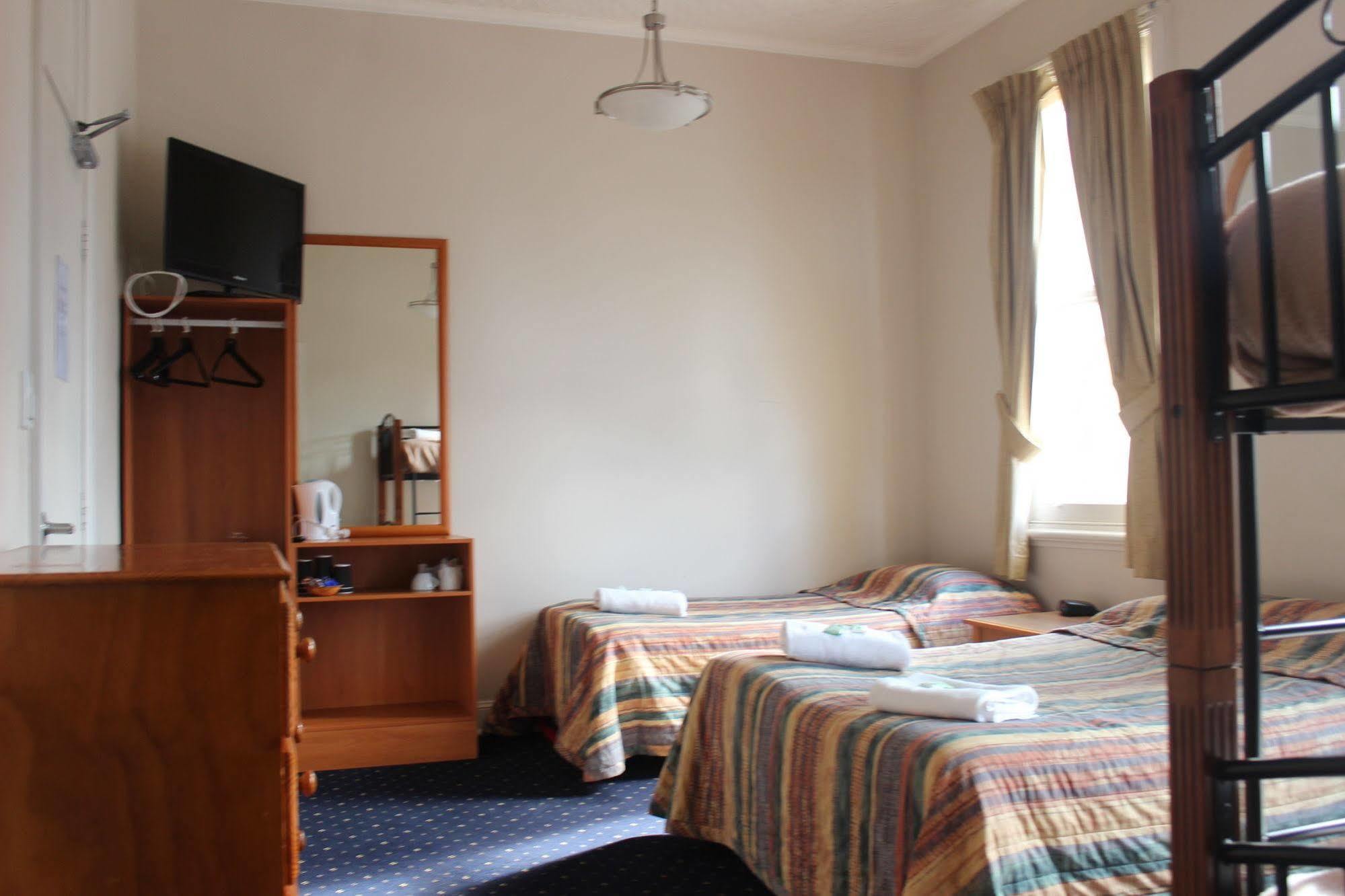 Gardners Inn Hotel Блекхийт Екстериор снимка
