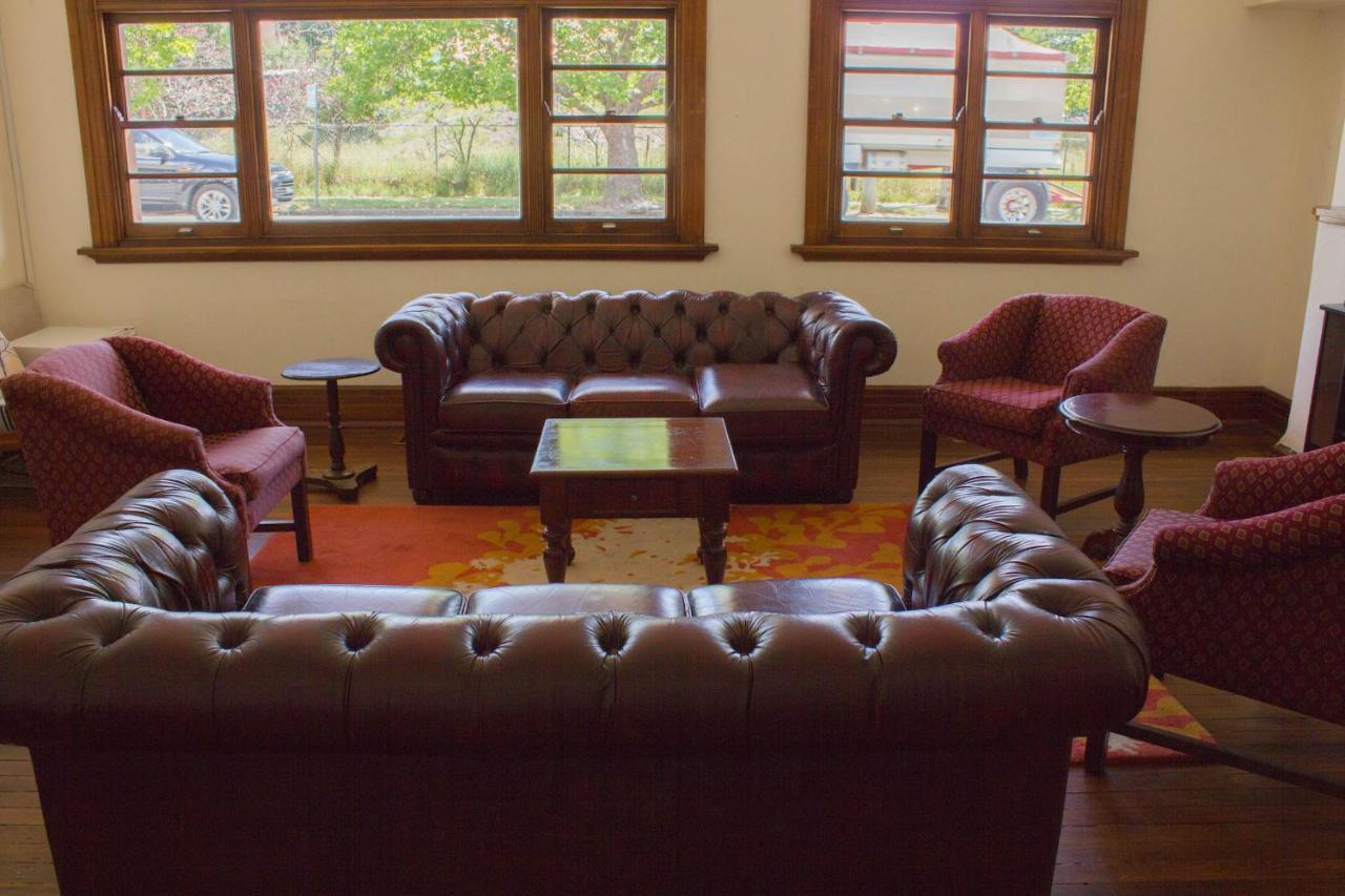 Gardners Inn Hotel Блекхийт Екстериор снимка